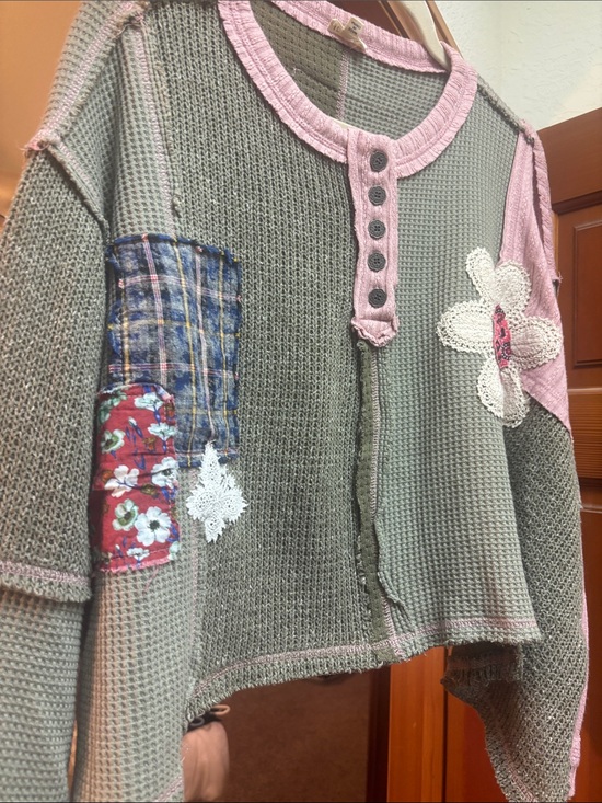 POL Sweaters - POL Patchwork Waffle-Knit Sweater in Olive & Pink